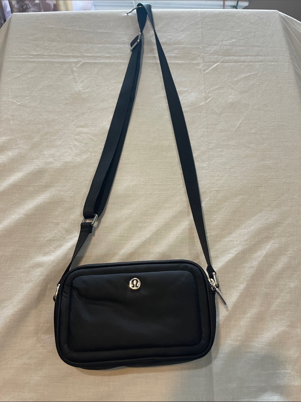 lululemon athletica Black Woman’s Crossbody Camera Bag